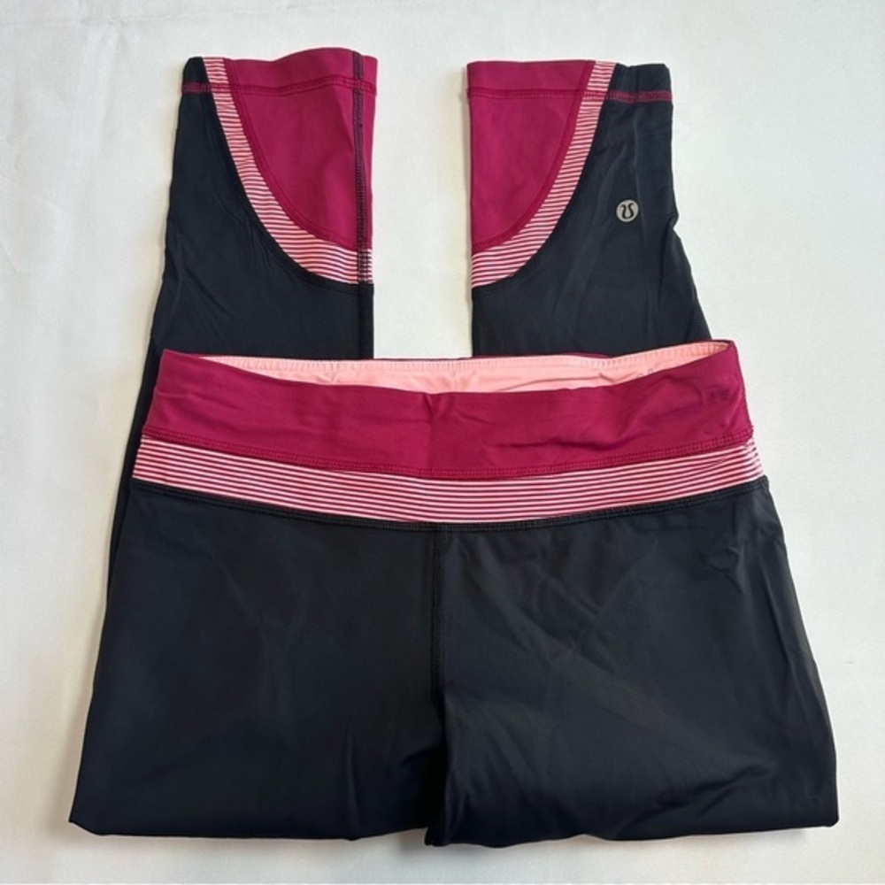 0327 - Lululemon Crop Pants Size 6